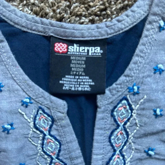 Sherpa Adventure Gear Maya Embroidery Sleeveless Top Medium - Picture 4 of 5